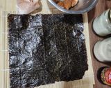 Foto langkah ke 1 dari resep Salmon Mentai Sushi Homemade.