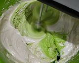 Foto langkah ke 5 dari resep Bolu kukus pandan kismis.
