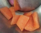 A picture of step 1 of Papaya milk smoothie.