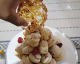 Foto del paso 14 de la receta: Croquembouche (masa choux y crema pastelera)