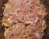 Foto del paso 2 de la receta Patatas confitadas con cebollas al horno