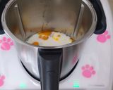 Foto del paso 2 de la receta: Helado de tarta de queso con mermelada de fresa