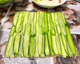 Foto del passaggio 4 della ricetta Finto sushi di zucchine