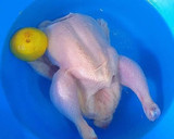 Foto del paso 3 de la receta: Pollo relleno de frutas pasas a la imperial al horno