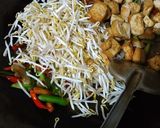 Foto langkah ke 3 dari resep Tumis tauge tahu.