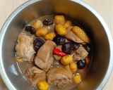 鈕扣菇栗子燜文昌雞的食譜步驟3照片