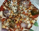 पिज़्ज़ा - विथ होममेड सॉस (Pizza with homemade sauce recipe in Hindi) रेसिपी चरण 5 फोटो