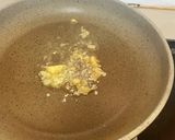 รูปขั้นตอนการทำที่ 2 ของ ข้าวต้มอกไก่สับผัดกระเทียม
