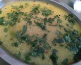 A picture of step 4 of Salty sama with potato and peas.