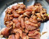 รูปขั้นตอนการทำที่ 1 ของ หมูทอดกระเทียมพริกไทย