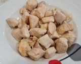 Foto del paso 2 de la receta: Dados de pollo al chilindrón