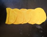 A picture of step 5 of Rose Pumpkin Steamed Buns.
