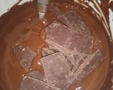 Foto del paso 2 de la receta: Bombones de chocolate con pasas