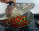 गाजर मटार भाजी (Gajar Matar Bhaji Recipe In Marathi) रेसिपी स्टेप 4 फोटो