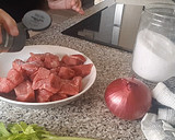 Foto del paso 3 de la receta: Estofado de Ternera con Patatas y Cerveza Negra
