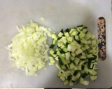 Foto del paso 2 de la receta: Revuelto de cebolla y calalacín