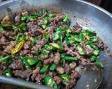 Foto langkah ke 3 dari resep Oseng Daging Cabe Ijo.