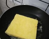 Foto langkah ke 2 dari resep Simple french toast.