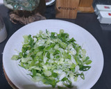 Foto langkah ke 1 dari resep Nasi Telur Ceplok dengan Scallion Oil.