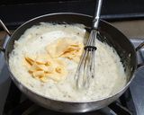 A picture of step 5 of Spaghetti aglio e olio.