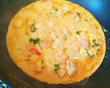 Foto del paso 5 de la receta: Vieiras y langostinos a la crema de cava