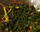 Foto langkah ke 4 dari resep Kalumpe (Karuang) Daun Singkong khas KalTeng.