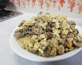 Foto del paso 5 de la receta: Revuelto de champiñones y calabacín🍄🥒🧀