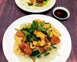 A picture of step 4 of Stir-Fried Mixed Phở.