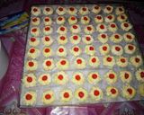 Foto langkah ke 3 dari resep Strawberry Thumbprint Cookies 🍓.