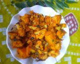 A picture of step 8 of Masala Aloo Gobhi.
