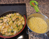 Foto del paso 3 de la receta: Salteado de pollo y calabacín "sabor Cookpad" con cous cous