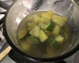 Une image de l'étape 8 de Velouté de courgettes et pommes de terre à la crème.