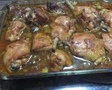 Foto del paso 6 de la receta: Pollo a la naranja con cama de cebolla y morrón, con puré de papa y batata