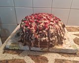 Foto del paso 13 de la receta: Torta deleite con triple rellenos decorada con ganache de chocolate blanco y frambuesas