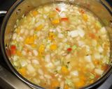 Foto del paso 4 de la receta: Porotos blancos veganos con zapallo y verduras