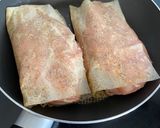 Foto del paso 2 de la receta: Pollo a la plancha con base finas hierbas (papeles para cocción) acompañado de verduras salteadas