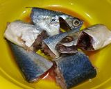 Hình bước làm 1 của món Cá sa ba kho cà chua