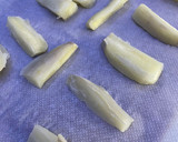 Foto del paso 3 de la receta: Yuquitas al horno con salsa huancaína