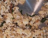 Foto langkah ke 3 dari resep Nasi Goreng Daun Kari.