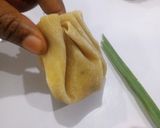 A picture of step 2 of Money💰Bag (Potil Samosa).
