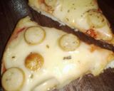 A picture of step 4 of Mixed Herbs Pizza.