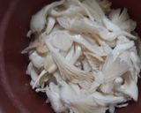 Foto langkah ke 2 dari resep 134. Tumis jamur wortel sawi.