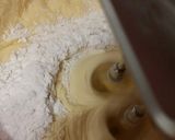 Φωτογραφία βήματος 7 της συνταγής Κέικ βανίλιας με ζουμερή γέμιση πραλίνας φουντουκιού χωρίς γάλα