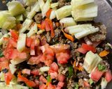 काळा चणा सलाड /काळा चणा चाट (kala chana salad recipe in marathi) रेसिपी स्टेप 3 फोटो
