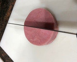 Foto del paso 2 de la receta: Rosas de jamón dulce y queso
