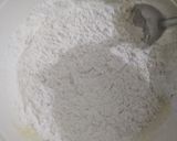 A picture of step 3 of Giant sponge cake.