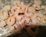 Foto del paso 1 de la receta: Gulas con gambas