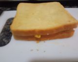 A picture of step 3 of Leftover macaroni sandwich.