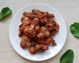 Foto langkah ke 4 dari resep Ayam Goreng Terasi Daun Jeruk.