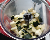 Foto del paso 1 de la receta: Bolitas de pescadilla y calabacín en airfryer